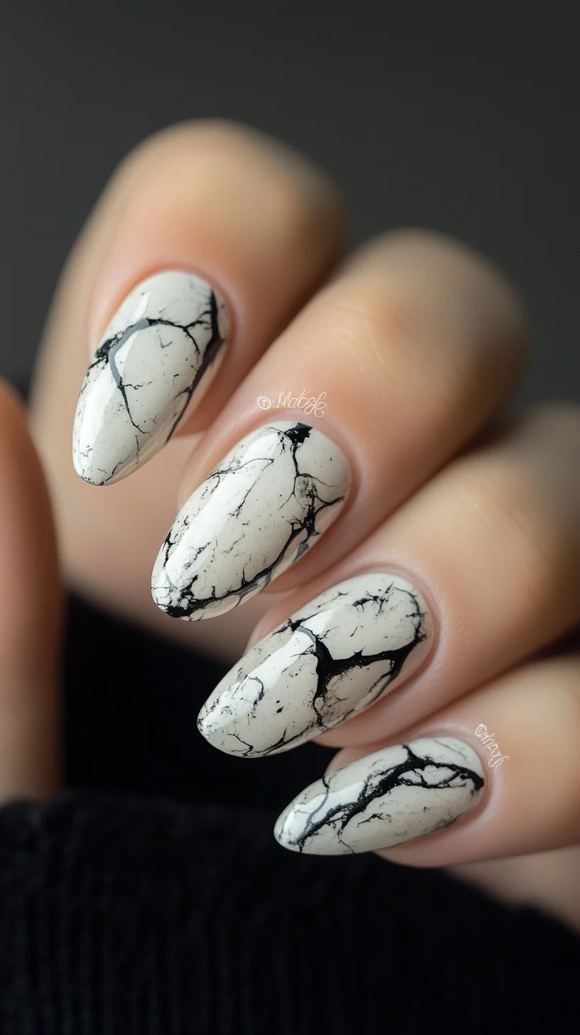 Edgy Elegance: Crackle Nail Art for the Bold and Stylish